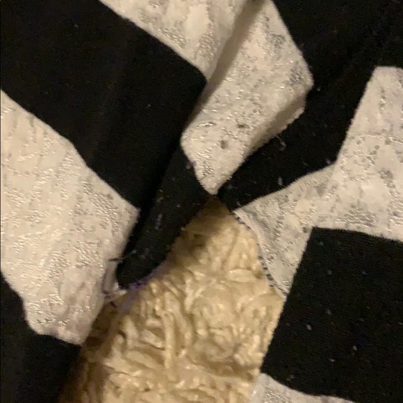 ☀️3/$25☀️Express Black & White Lace LST - Picture 5 of 5